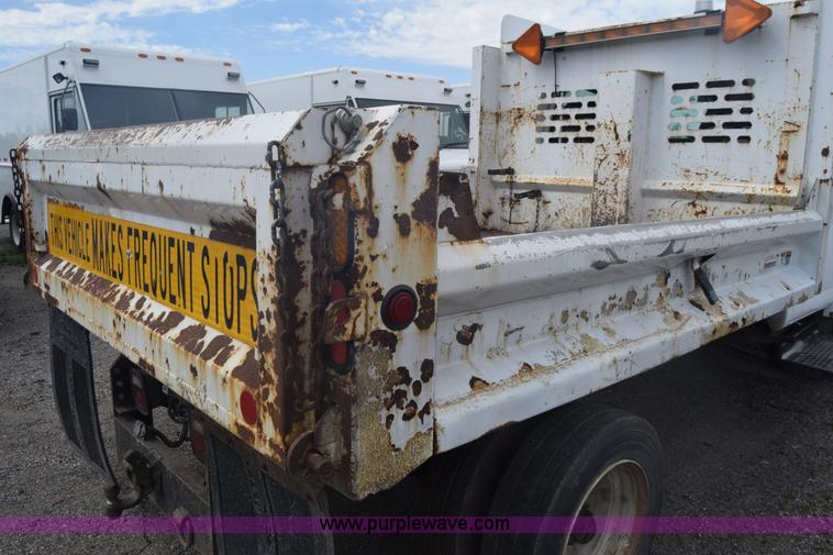 image for item L3789 2006 Chevrolet C4500 dump truck
