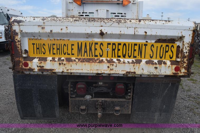 image for item L3789 2006 Chevrolet C4500 dump truck