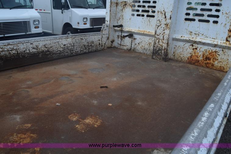 image for item L3789 2006 Chevrolet C4500 dump truck