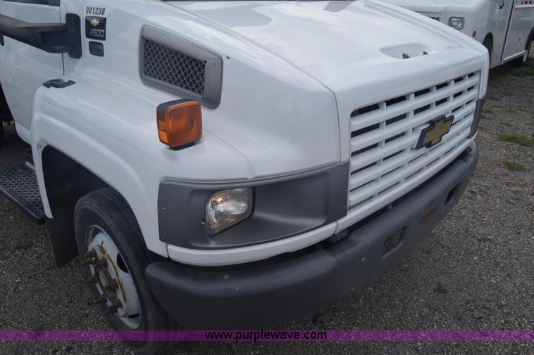 image for item L3789 2006 Chevrolet C4500 dump truck