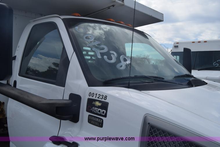 image for item L3789 2006 Chevrolet C4500 dump truck