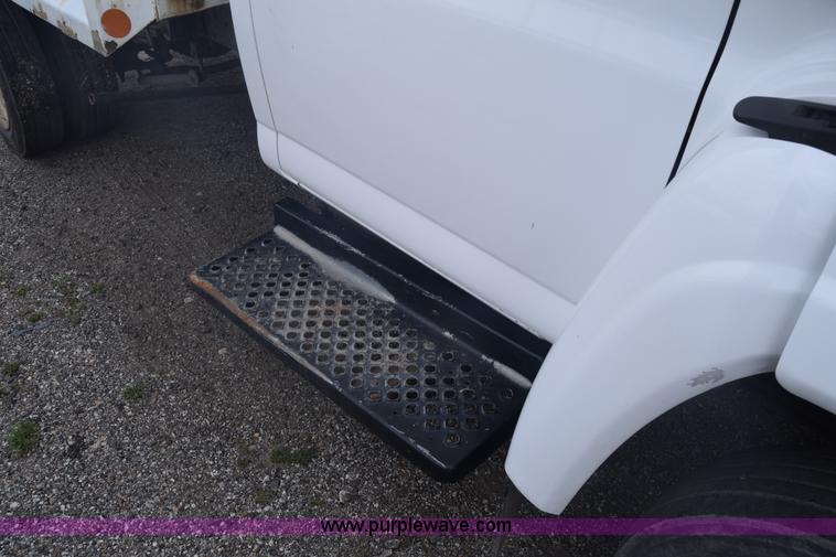 image for item L3789 2006 Chevrolet C4500 dump truck