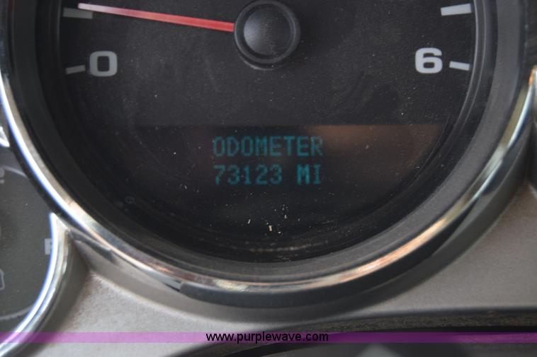 image for item L3790 2007 Chevrolet Silverado 2500HD Crew Cab pickup truck