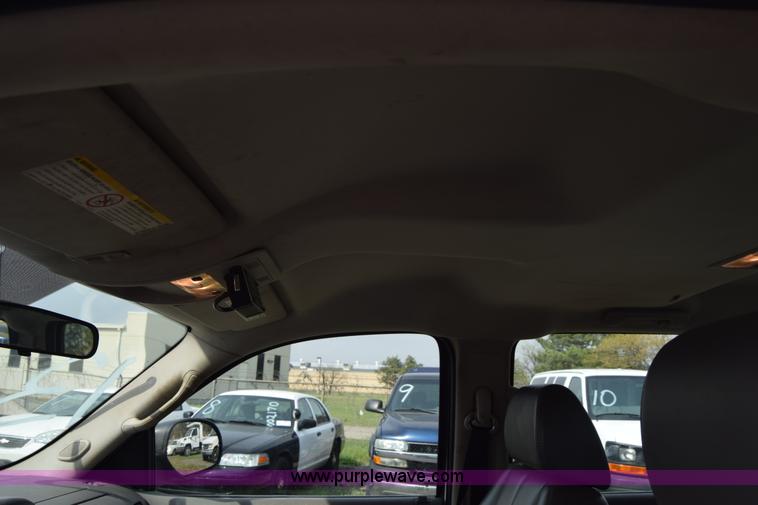 image for item L3790 2007 Chevrolet Silverado 2500HD Crew Cab pickup truck