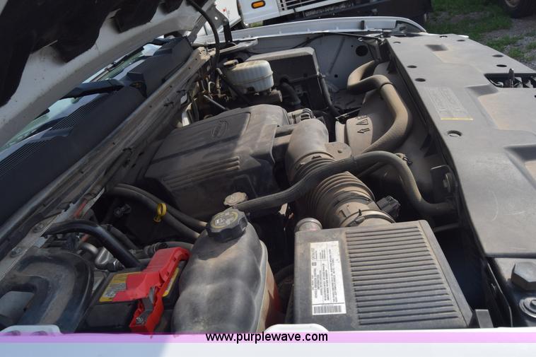 image for item L3790 2007 Chevrolet Silverado 2500HD Crew Cab pickup truck