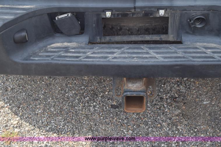 image for item L3790 2007 Chevrolet Silverado 2500HD Crew Cab pickup truck