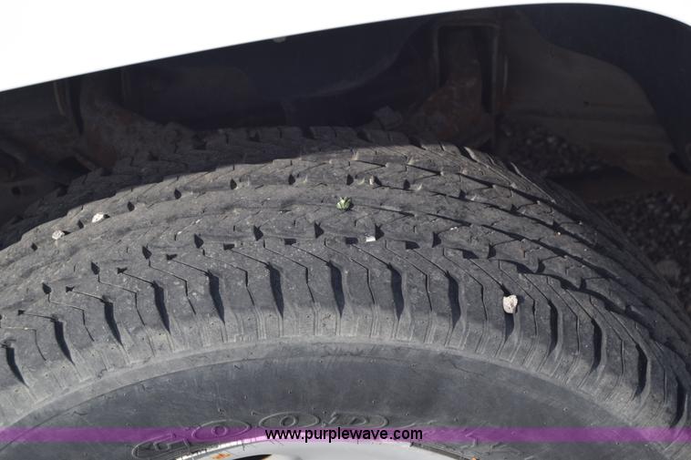 image for item L3790 2007 Chevrolet Silverado 2500HD Crew Cab pickup truck