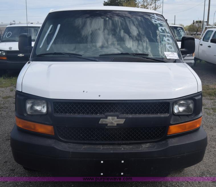 image for item L3792 2007 Chevrolet Express 2500 Cargo van
