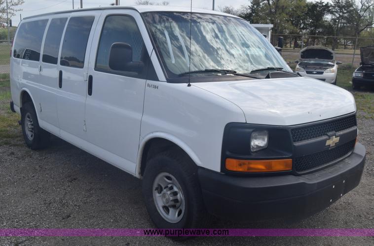 image for item L3792 2007 Chevrolet Express 2500 Cargo van