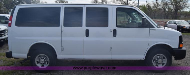 image for item L3792 2007 Chevrolet Express 2500 Cargo van