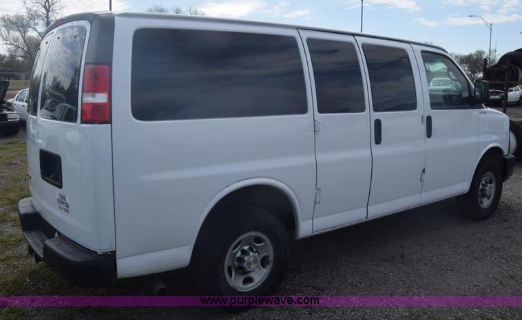 image for item L3792 2007 Chevrolet Express 2500 Cargo van