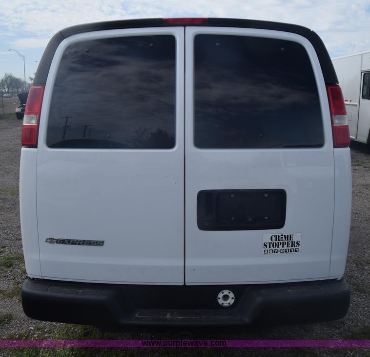 image for item L3792 2007 Chevrolet Express 2500 Cargo van