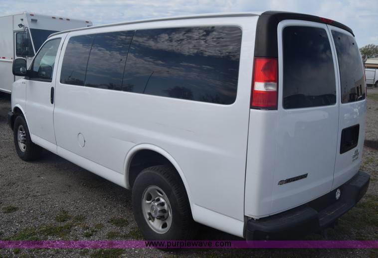 image for item L3792 2007 Chevrolet Express 2500 Cargo van