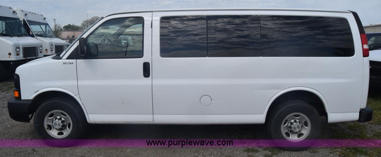 image for item L3792 2007 Chevrolet Express 2500 Cargo van