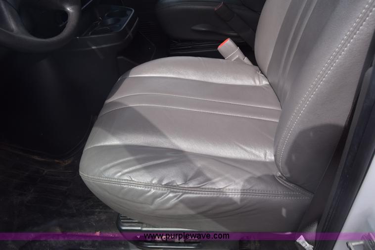 image for item L3792 2007 Chevrolet Express 2500 Cargo van
