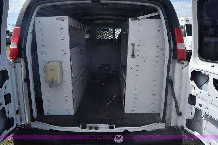 image for item L3792 2007 Chevrolet Express 2500 Cargo van
