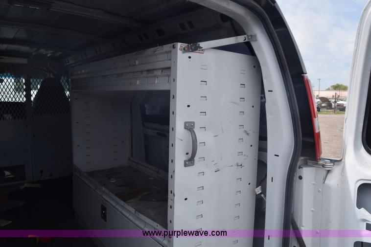 image for item L3792 2007 Chevrolet Express 2500 Cargo van