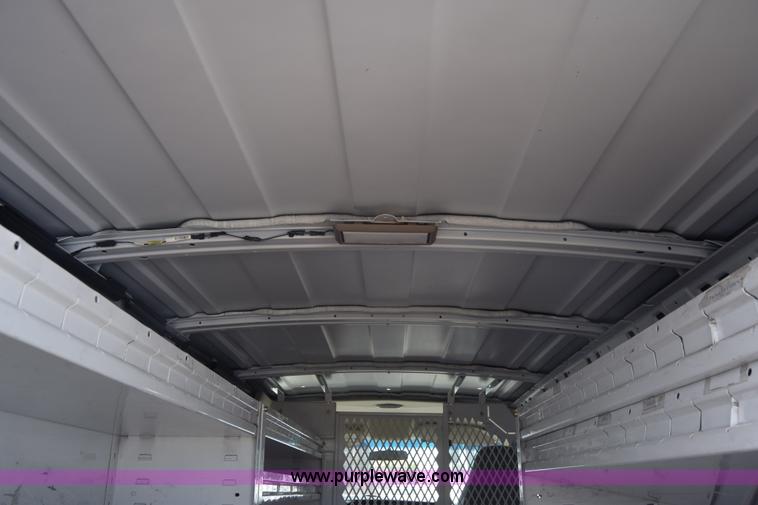 image for item L3792 2007 Chevrolet Express 2500 Cargo van
