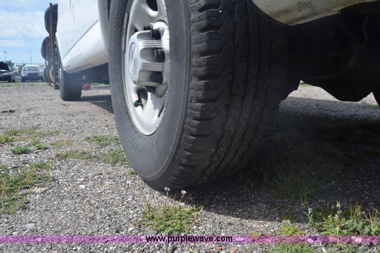 image for item L3792 2007 Chevrolet Express 2500 Cargo van