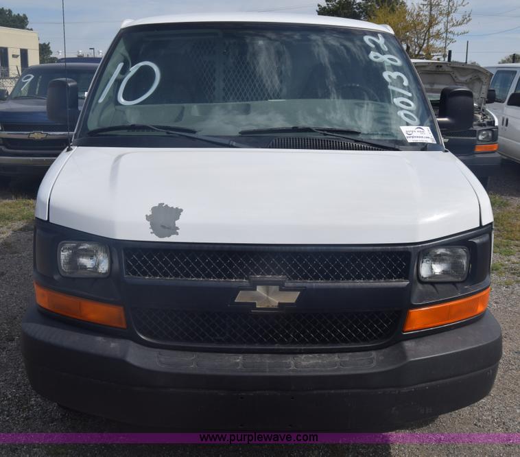 image for item L3793 2007 Chevrolet Express 2500 Cargo van