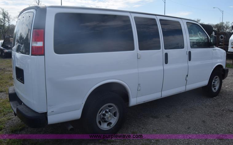 image for item L3793 2007 Chevrolet Express 2500 Cargo van