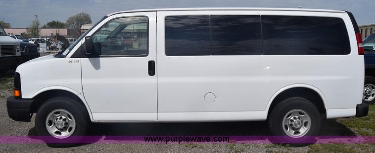 image for item L3793 2007 Chevrolet Express 2500 Cargo van