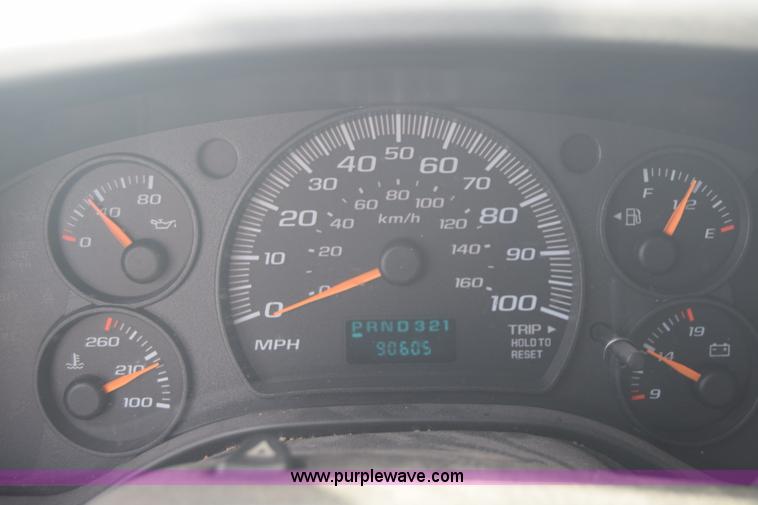 image for item L3793 2007 Chevrolet Express 2500 Cargo van