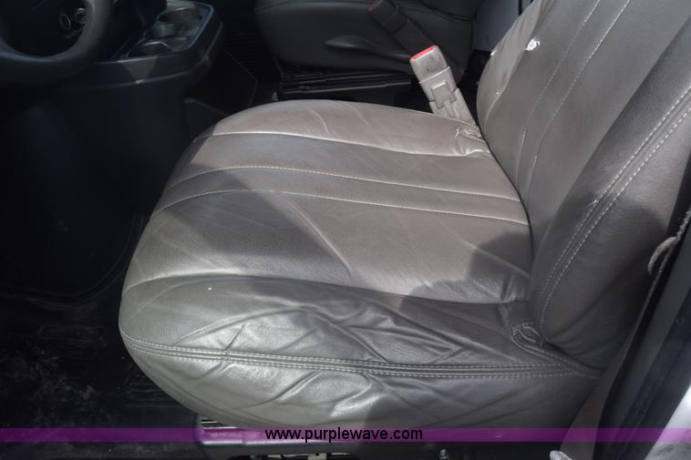 image for item L3793 2007 Chevrolet Express 2500 Cargo van