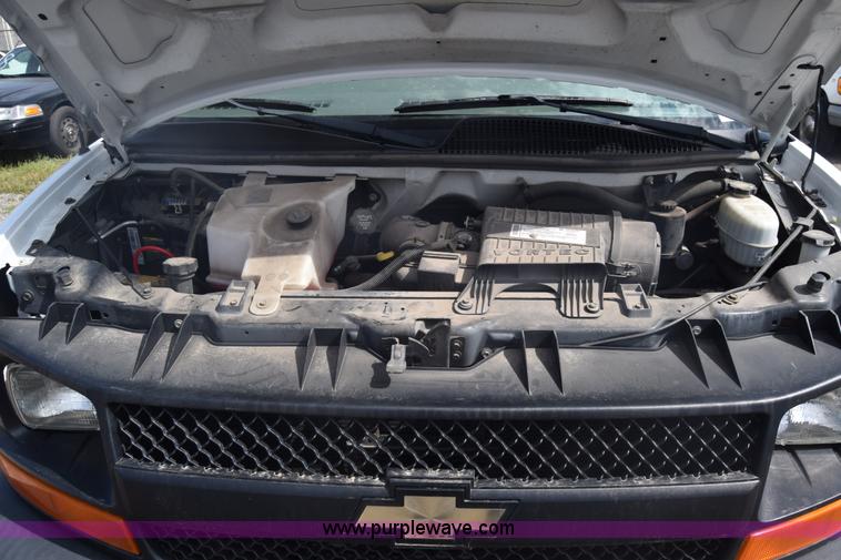image for item L3793 2007 Chevrolet Express 2500 Cargo van