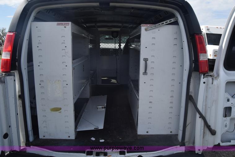 image for item L3793 2007 Chevrolet Express 2500 Cargo van