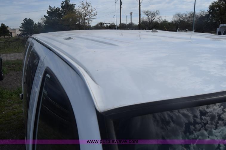 image for item L3793 2007 Chevrolet Express 2500 Cargo van