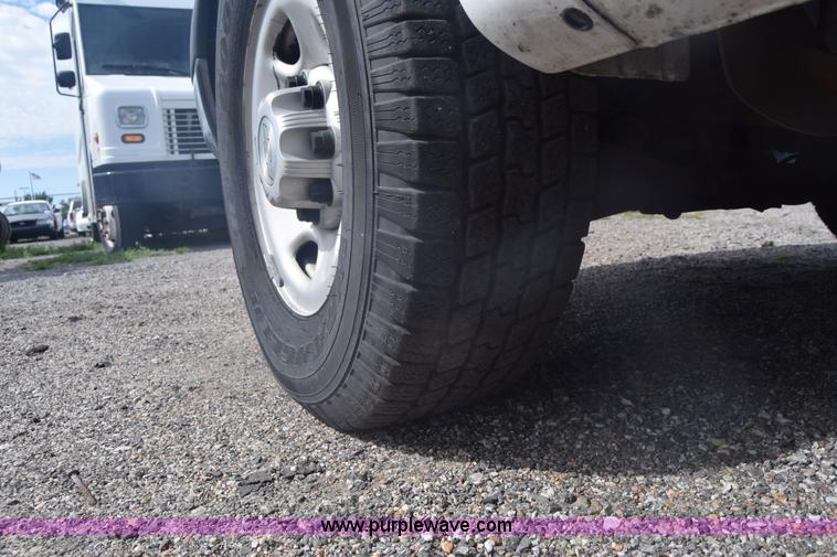 image for item L3793 2007 Chevrolet Express 2500 Cargo van