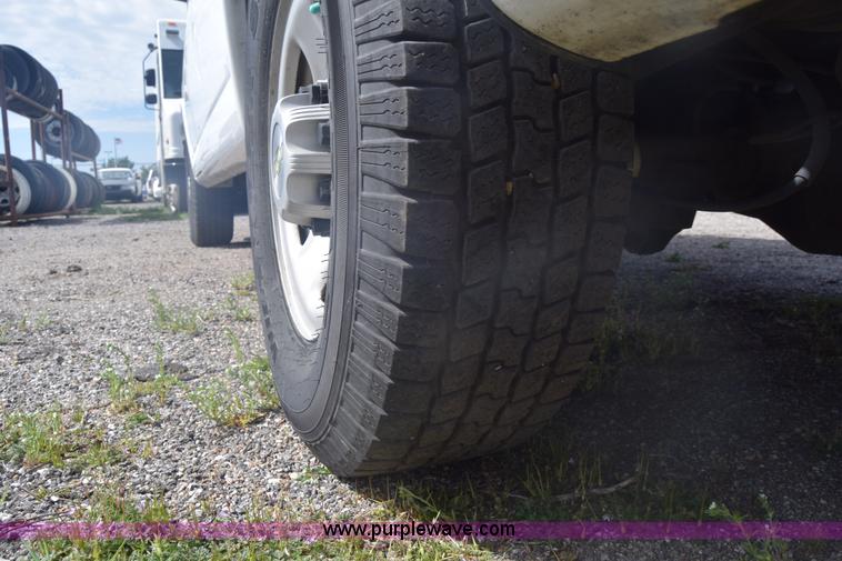 image for item L3793 2007 Chevrolet Express 2500 Cargo van