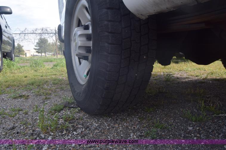 image for item L3793 2007 Chevrolet Express 2500 Cargo van