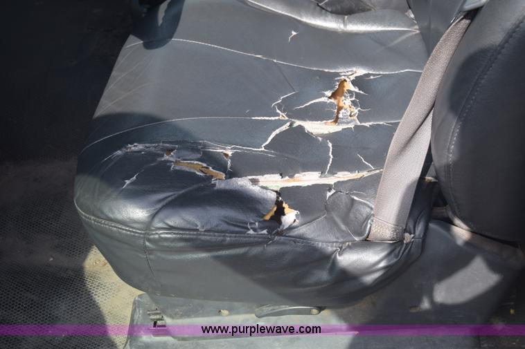 image for item L3794 2002 Chevrolet Silverado 2500HD Ext. Cab pickup truck