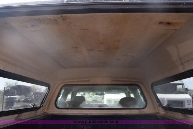 image for item L3794 2002 Chevrolet Silverado 2500HD Ext. Cab pickup truck