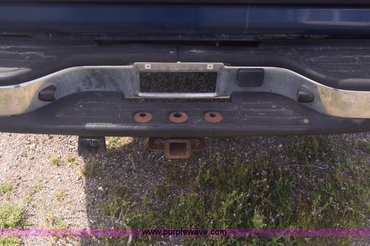 image for item L3794 2002 Chevrolet Silverado 2500HD Ext. Cab pickup truck