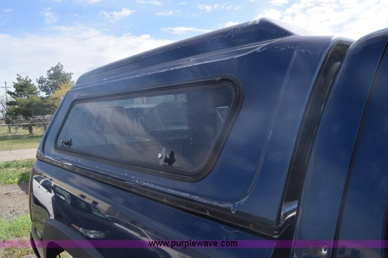 image for item L3794 2002 Chevrolet Silverado 2500HD Ext. Cab pickup truck