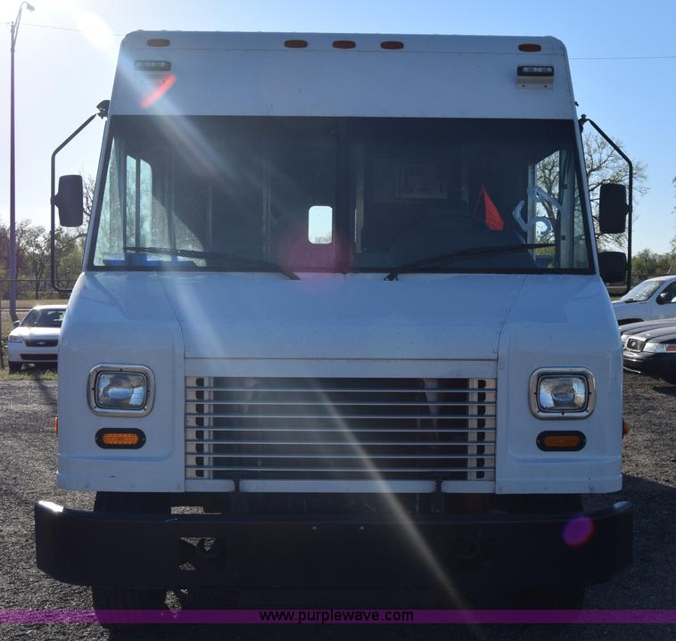 image for item L3802 2006 Freightliner MT55 Utilimaster delivery truck