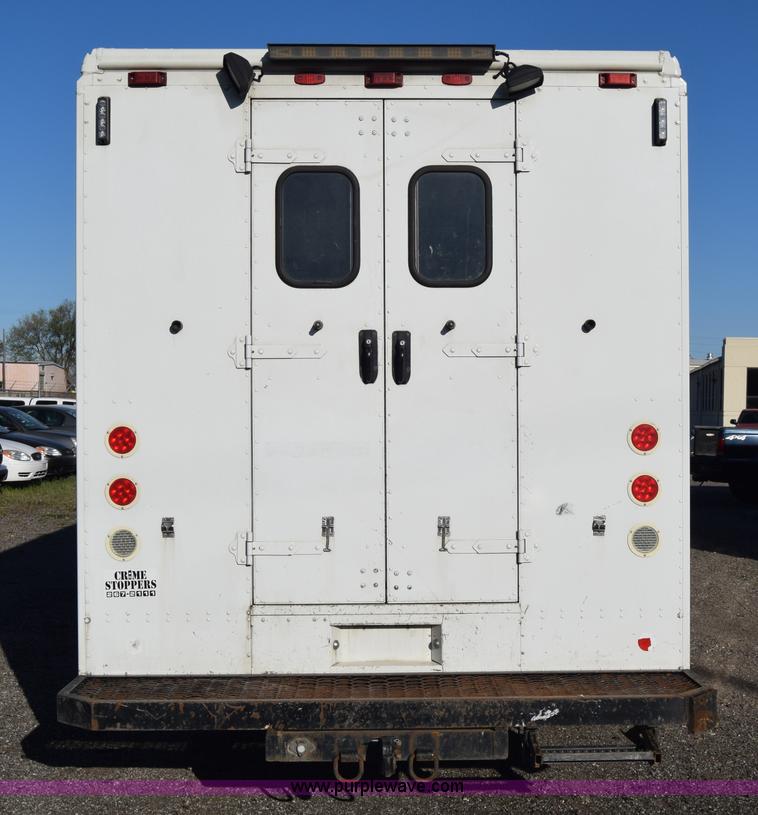 image for item L3802 2006 Freightliner MT55 Utilimaster delivery truck