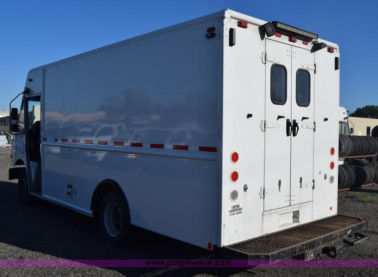 image for item L3802 2006 Freightliner MT55 Utilimaster delivery truck