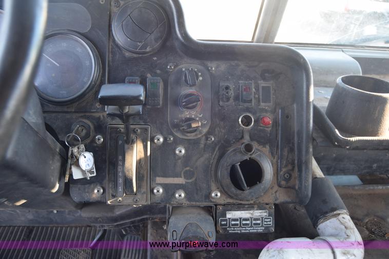 image for item L3802 2006 Freightliner MT55 Utilimaster delivery truck