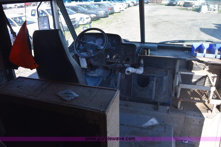 image for item L3802 2006 Freightliner MT55 Utilimaster delivery truck