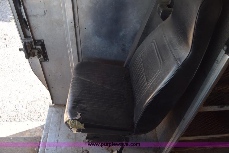 image for item L3802 2006 Freightliner MT55 Utilimaster delivery truck