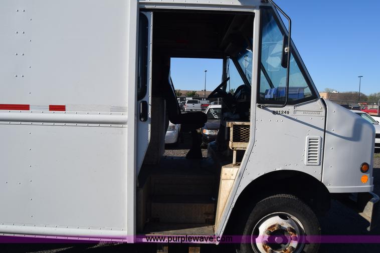 image for item L3802 2006 Freightliner MT55 Utilimaster delivery truck