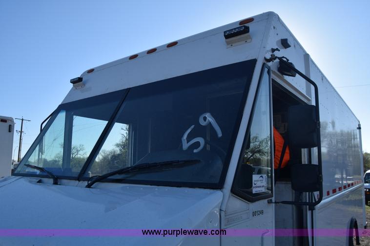 image for item L3802 2006 Freightliner MT55 Utilimaster delivery truck