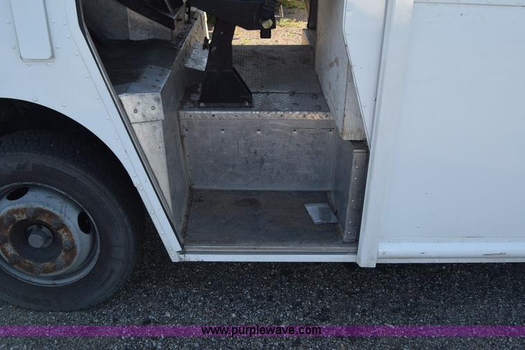 image for item L3802 2006 Freightliner MT55 Utilimaster delivery truck