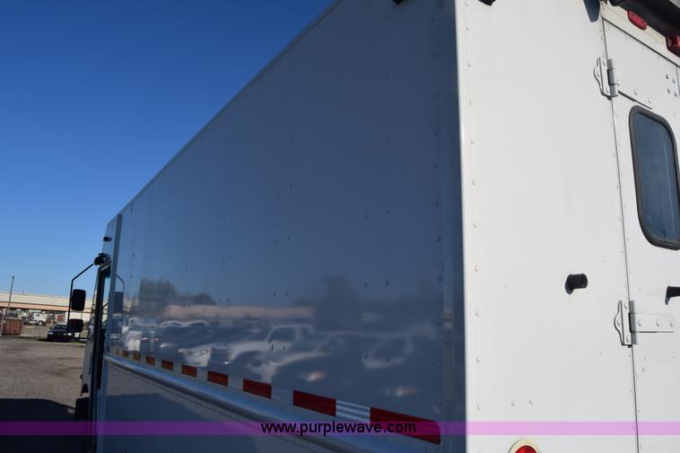 image for item L3802 2006 Freightliner MT55 Utilimaster delivery truck