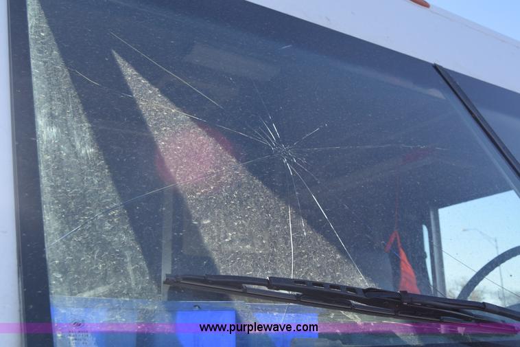 image for item L3802 2006 Freightliner MT55 Utilimaster delivery truck