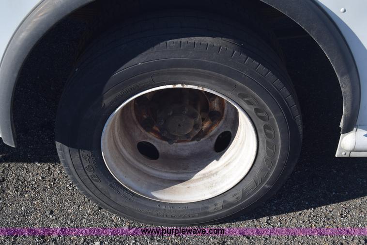 image for item L3802 2006 Freightliner MT55 Utilimaster delivery truck